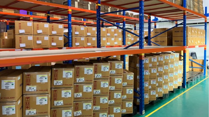 出荷梱包済み製品の保管棚